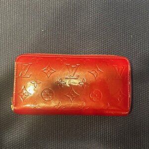 PREOWNED Authentic Louis Vuitton Monogram Vernis Red Zippy Wallet- Good